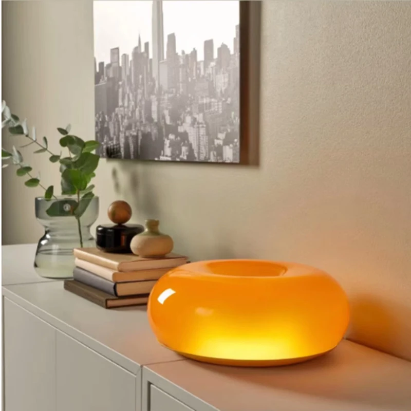 Light Switch - مصباح طاولة LED إبداعي بتصميم دونات،